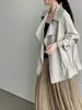 Então, para um look em tons de madeira, um Trench Coat Drapeado de Liocel Fosco para Mulheres, Blusa Solta de Comprimento Médio para Outono 5125