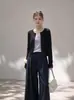Suéter de tricô cropped, gola redonda, manga longa, estilo simples para mulheres, nova coleção 2026