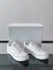 Zapatillas de retazos de cuero genuino estilo europeo y americano para hombre, GVC de suela gruesa, transpirables, zapatillas blancas casuales, disponibles para venta al por mayor transfronteriza