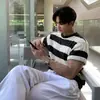 Estilo Old Money Color-Block Listrado Tricô Manga Curta Masculino Verão Gola Redonda Moda Coreana Manga Meia Cruzamento Dropshipping Fábrica Atacado