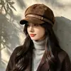 Nuevo gorro octogonal de ante estilo retro británico para otoño e invierno para mujer, hace que la cara se vea más pequeña, versátil y elegante, gorra de panadero newsboy