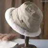 Venta de Liquidación al por Mayor con Envío Gratis en Todos los Artículos: Gorros de Lana Cálidos y Elegantes para Adultos, Estilos de Otoño e Invierno