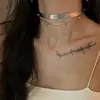 Colar Gargantilha Cruzada de Couro Preto Casual Estilo Punk Design de Nicho Doce e Cool para Mulheres Simples e Moderno
