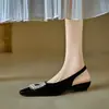 Exquisitas sandalias de punta cerrada estilo francés para mujer, nuevo modelo de verano 2026, elegantes tacones altos de punta fina con pedrería, tacón grueso y parte trasera abierta