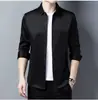 Transmisión en vivo de Tiktok nueva camisa de corte hombres primavera y otoño Hombres jóvenes color liso camisa de vestir moda entrega