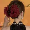 Popular Pinza para el Cabello de Plumas Florales, Tamaño Mediano, Aspecto de Alta Gama, Elegante Pasador para la Parte Posterior de la Cabeza, Pinza para el Cabello para Mujer