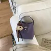 Bolso de Mano Grande con Textura y Estilo para Mujer, Nuevo Modelo 2026, Versátil para el Trabajo Diario, Bolso de Hombro y Cruzado, Bolso Cubo Exquisito