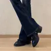 Mocassins de Solado Grosso Feminino 2026 Novo Inverno Plus Veludo Quente Pequenos Sapatos de Couro Laço Um Passo Slip-on Pessoas Baixas Sapatos de Algodão