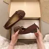 Zapatos planos slip-on versátiles de boca poco profunda 2026 estilo plano con lazo de fondo plano verano nuevo hada francesa retro zapatos planos