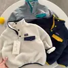 Sudadera infantil 2026, nueva colección de otoño, unisex, diseño color block, cuello alto, suéter pullover para bebé, moderno