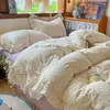 Juego de ropa de cama de cuatro piezas de algodón de doble capa estilo niña, estilo princesa de algodón puro, funda de edredón, sábana, sábana bajera y juego de tres piezas.