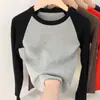 Camiseta Raglan de Algodão Premium Selecionado com Costela de Alta Elasticidade, Nova Coleção Outono/Inverno 2026, Cor Blocada Retrô, Cintura Alta, Manga Longa para Mulheres