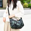 Bolsa pequeña de nailon impermeable y ligera para mujer, nueva bolsa grande para mamás, bolso de hombro/cruzado moderno y versátil