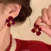 Brincos de Floco de Neve de Veludo para Mulheres Nicho High-End Ano Novo Vermelho Outono e Inverno Brincos 2025 Novo Estilo Quente Brincos de Ano Novo