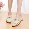 Venda direta da fábrica Aromaterapia 2020 chinelos de linho bordados sapatos de lona bordados feitos na China sapatos de salto alto retrô