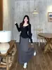 Traje para Mujer 2025 Principios de Otoño Elegante Francés Negro con Tirantes Top Cardigan Cintura Adelgazante Aspecto Cuello Halter Vestido Gris