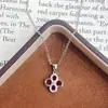 Collar Colgante de Trébol de Cuatro Hojas Rojo Estilo Nacional para Mujer, Lujo Ligero, Gama Alta, Elegante, Estilo Ins, Corindón Rojo al por Mayor