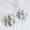 Broche Metálico Dobra Pétala Corsage Fashionável Retrô Fecho Acessórios para Roupas Alfinete Anti-exposição