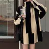 Suéter de gola alta listrado em preto e branco, estilo casual, para mulheres, adequado para outono e inverno, peça externa macia e aconchegante, top de tricô grosso