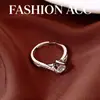Anillo Abierto de Zirconia Súper Brillante con Forma de Corazón, Versátil para el Trabajo, Estilo Casual, Anillo para el Dedo Índice, Sencillo, Moderno, Joyería de Alta Gama para Mujeres