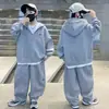 Sudadera con capucha deportiva para niño, conjunto deportivo 2026, estilo nuevo para niños mayores, conjunto casual de dos piezas para primavera y otoño