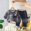 Conjunto de Lã Casual Novo de Inverno para Meninos e Meninas de Porte Pequeno e Médio, Conjunto Tendência de Duas Peças com Mangas Longas e Bolsos em Blocos de Cor Quente