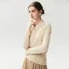 Novo elegante suéter de cashmere com decote V que reduz a idade para mulheres, com um elegante decote cruzado, feito de caxemira de cabra e projetado como uma camada base de tricô