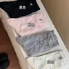 Calcetines de Verano Estilo Kt Cat Antideslizantes Cómodos Transpirables con Encaje y Volantes con Colgante de Dibujos Animados Calcetines de Media Pantorrilla Lindos para Niñas Estilo Japonés
