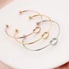 Pulseira europeia e americana simples de aço titânio fino 2mm nó de amor coração pulseira aberta em forma de C bracelete nó