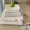 Funda de edredón de algodón puro de doble cara, Cubre cama para todas las estaciones, Juego de tres piezas de sábana de algodón acolchado Tatami con diseño floral de dibujos animados