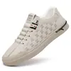 2026 Verão Tênis Masculino de Lona Branco Tênis de Skate Masculino Retro Tendência Respirável Esportivo Casual Masculino Em Estoque Atacado