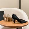Saltos Altos de Camurça Preta, Saltos Finos Femininos, Bico Fino, Tamanho Grande, Moda Europeia e Americana, Boca Rasa, Sapatos de Salto Médio da Moda, Primavera e Outono