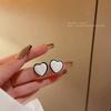 Pendientes pequeños y sencillos con estilo ins, con diseño de nicho femenino, de moda, color rojo, venta al por mayor.