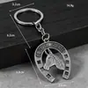 Chaveiro de ferradura e cabeça de cavalo vintage em estoque para atacado, pingente de metal estilo lucky europeu e americano, acessório personalizado para bolsa
