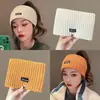 Faixa de Cabeça de Tricô para Esportes de Inverno 2025 Novo Estilo Protetor de Testa Faixa Quente Faixa de Cabelo Lenço de Cabeça Feminino de Aba Larga para Proteger do Frio