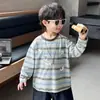 Camiseta de Manga Larga Rayada para Niños Otoño 2026, Corte Holgado, Versátil, Elegante Camiseta Básica Infantil, Moderna