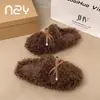 Novas Pantufas Fofas Estilo Fada Aumentadoras de Altura Amigáveis à Pele Pantufas de Lã de Cordeiro Parecendo Nuvens Moda Outono/Inverno Versáteis Pantufas Fechadas para Mulheres