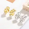 Pendientes Irregulares de Flor de Crema Dulces y Frescos Únicos para Niñas, Estilo Geométrico, Pendientes Pequeños Elegantes y Creativos para Socialités