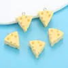 Comida de simulación con clavos bloque de queso triangular accesorios de resina llavero de teléfono móvil colgante de bolsa W338