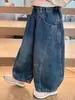 Pantalones de Sarga Bordados con Guadaña de Dibujos Animados Otoño Nuevo Transfronterizos 2026 Versión Coreana Pantalones Vaqueros Escolares para Niñas Ropa Infantil Moda al por Mayor