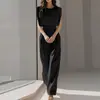 Macacão de Moda Feminina Novo para o Verão de 2026: Macacão Elegante e Estiloso de Cor Sólida com Gola Redonda e Corte Justo