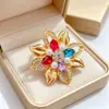 Nuevo broche de alta calidad de aleación de temperamento, accesorios de ramillete de diamantes, dulce broche antiexposición que combina con todo, joyería al por mayor