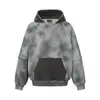 Sudadera con capucha tie-dye desgastada sucia para hombre, colorblocking de nicho moderno con bordes crudos, suéter deportivo lavado