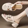 Sandálias femininas retrô estilo francês 2026, novas chinelos de dedo aberto florais com tiras cruzadas de verão para uso ao ar livre