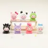 Sanrio Postura Sentada Kkdiy Accesorio Llavero Colgante Decoración de Coche Lindo Colgante de Dibujos Animados