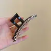 Elegante Pinza para el Cabello Retro con Estampado de Leopardo Color Café, Pinza de Tiburón Estilo Hong Kong Ins, Accesorio para el Cabello de Material PC de Alta Gama para la Parte Posterior de la Cabeza