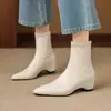 Botas de Cano Curto com Bico Fino, Salto Bloco Retrô, Femininas 2026 Tendência Outono Novo Estilo, Aumento de Altura, Elásticas, Emagrecedoras, Salto Médio, Tamanho Grande, Botas Femininas