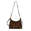 Nova bolsa de mão texturizada Yuezhi outono de 2026, bolsa elegante de ombro, bolsa transversal feminina casual com corrente