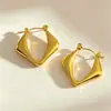Brincos de Aço Inoxidável com Design Moderno Cruzado Hip Hop Banhados a Ouro 18K Estilo Europeu e Americano Brincos Personalizados de Nicho