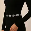 Nueva cadena de cintura de metal con patchwork de encaje hueco ovalado, moda europea y americana, un accesorio único y versátil, disponible en stock de fábrica